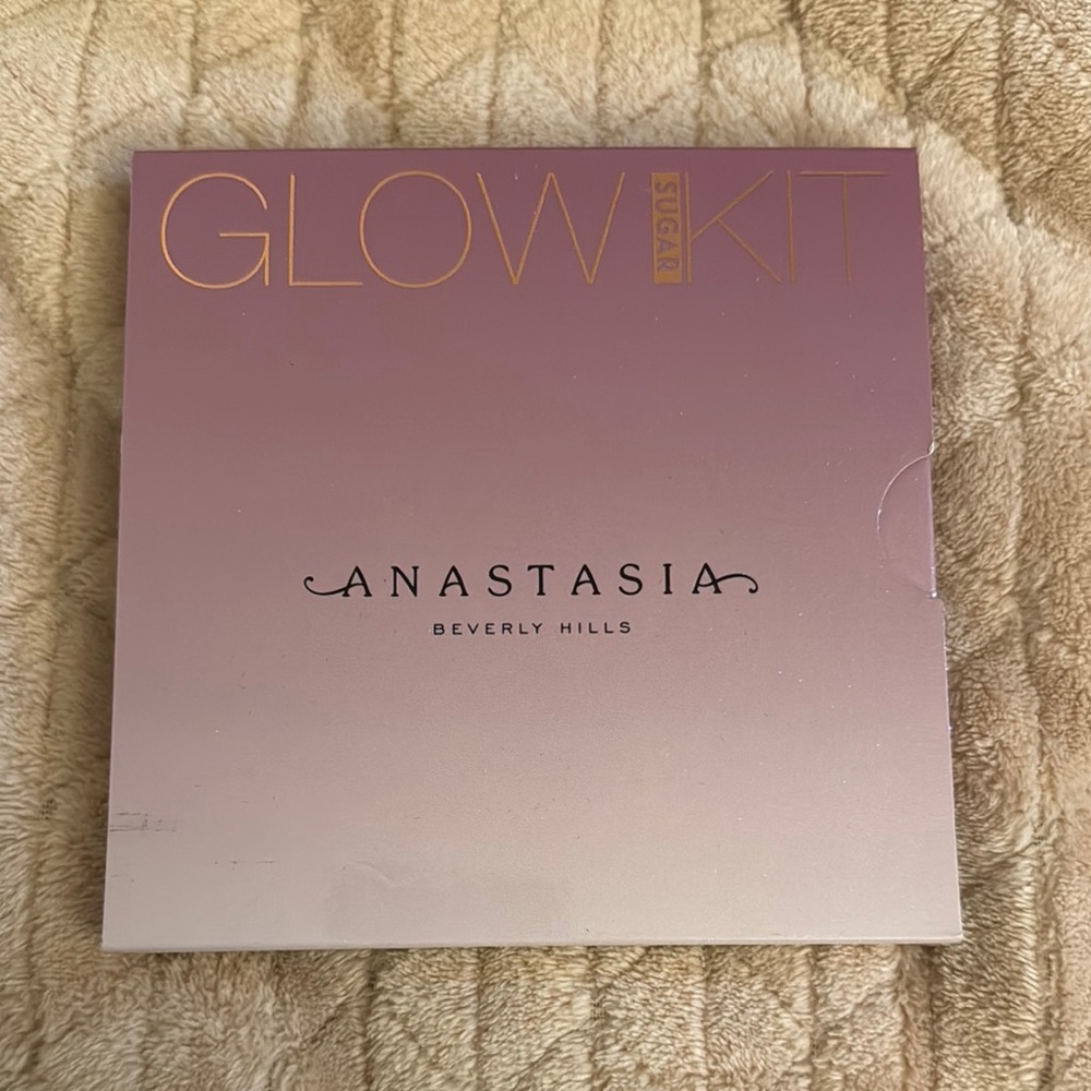 Anastasia Beverly Hills Glow Kit in “Sugar”